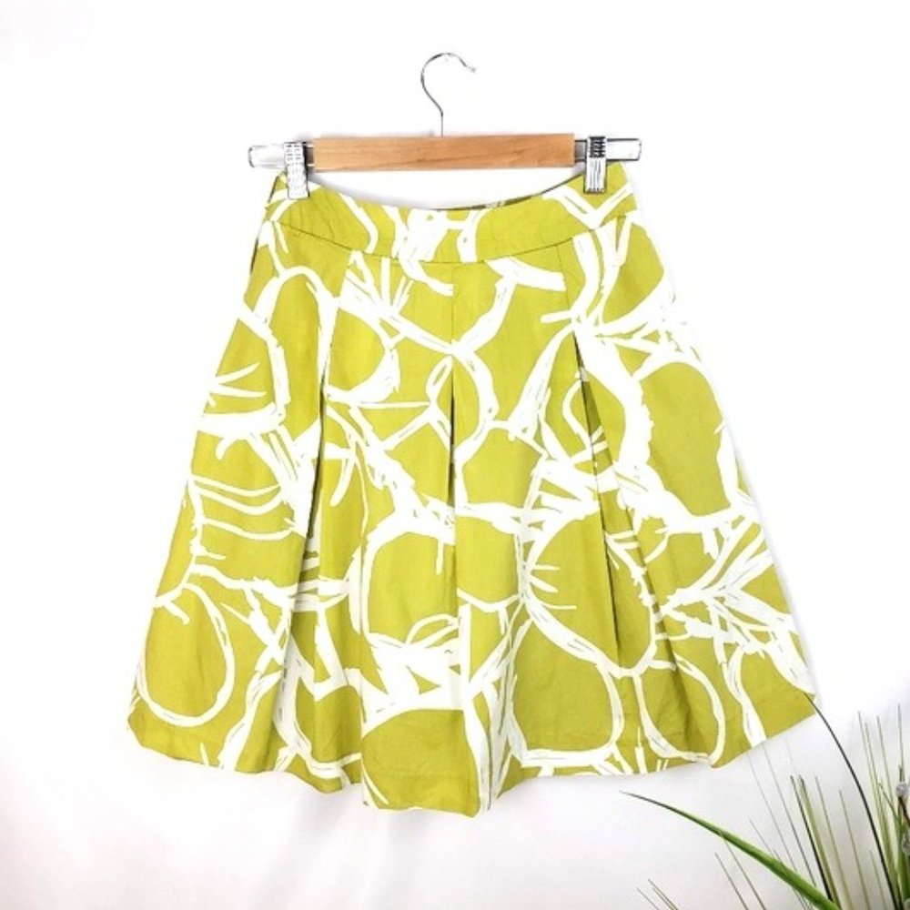 ♦️5/$20 H&M Green Patterned A-Line Skirt size 4